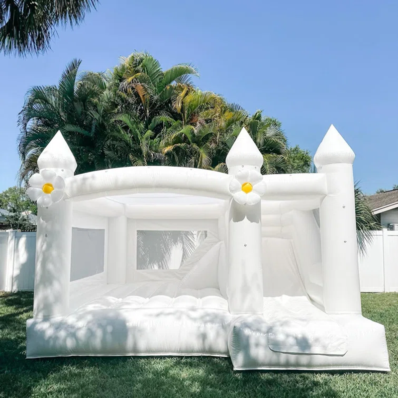 Commercial Large Inflatable Bouncer  White Bounce House With Balloons BARRYWH05